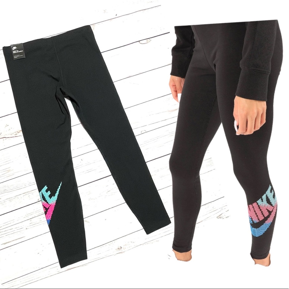 Nike Sportswear Club Leggings Size M